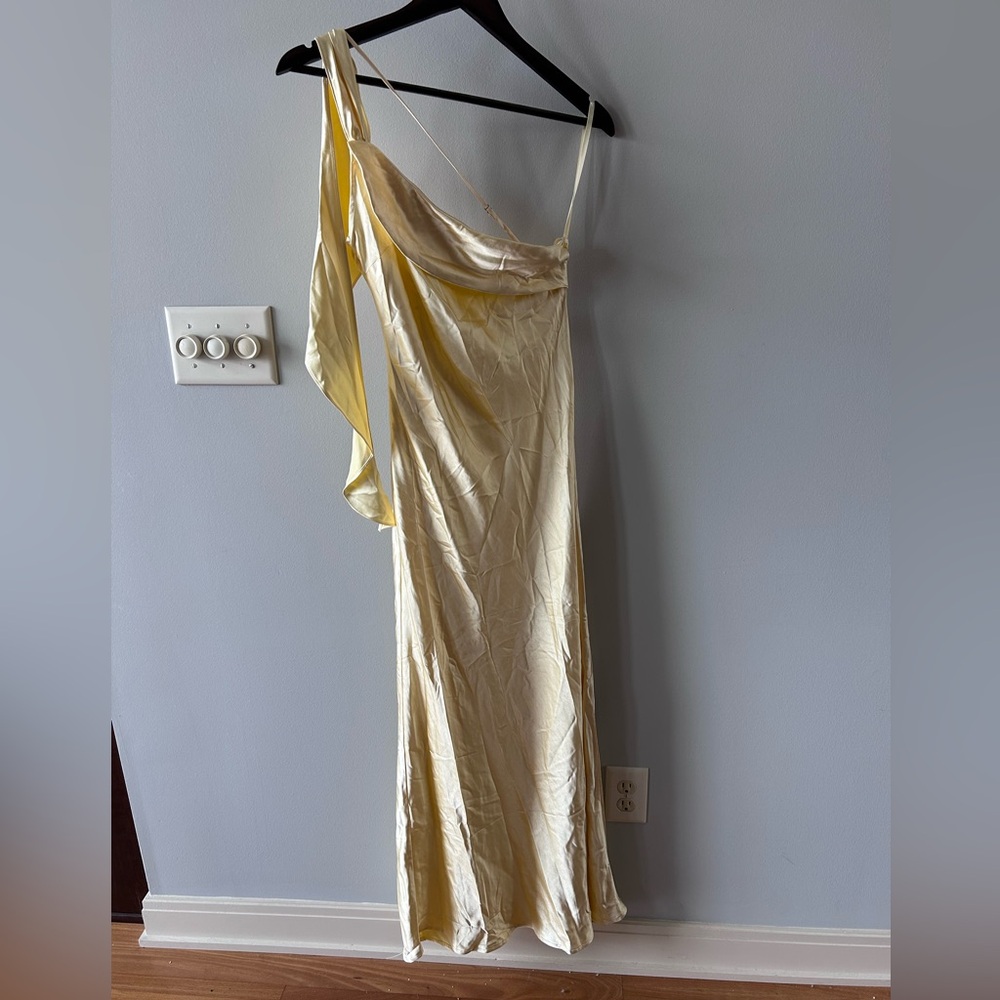 Selfie Leslie one shoulder Yellow Maxi Dress M